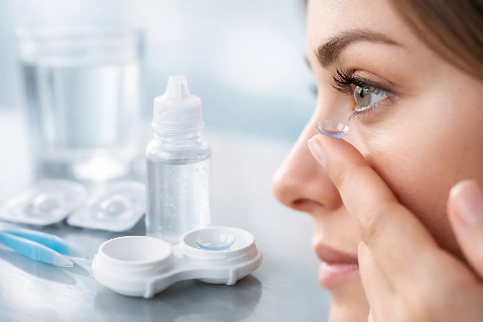 Best Contacts for Dry Eyes: What to Choose