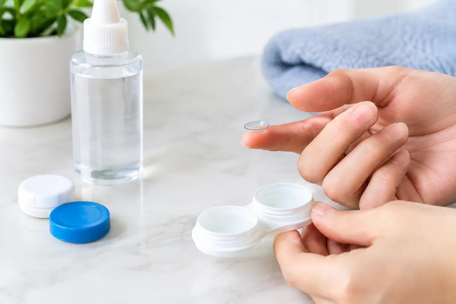 How to Store Contact Lenses Safely Every Day